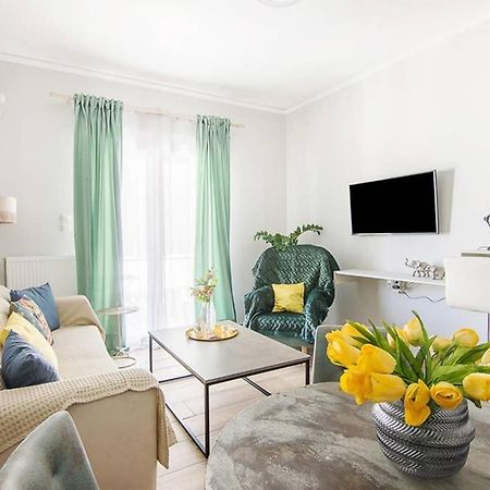 Bright Apartment For 6 Ppl In Athens Exterior photo