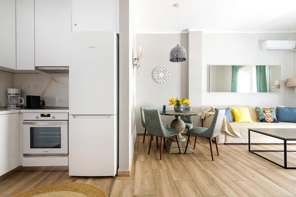Bright Apartment For 6 Ppl In Athens Exterior photo