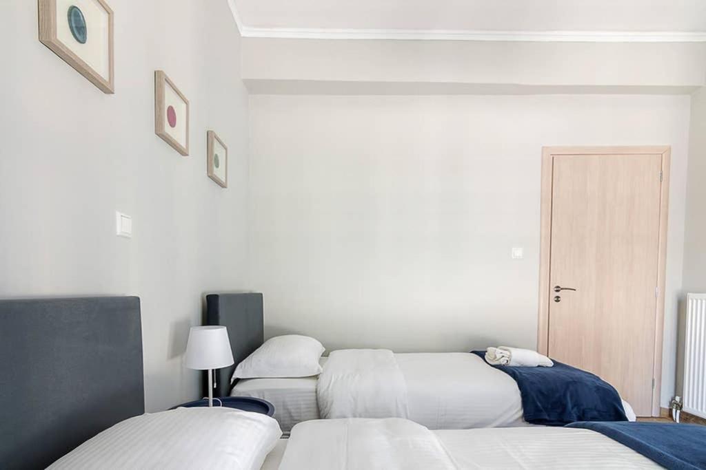 Bright Apartment For 6 Ppl In Athens Exterior photo