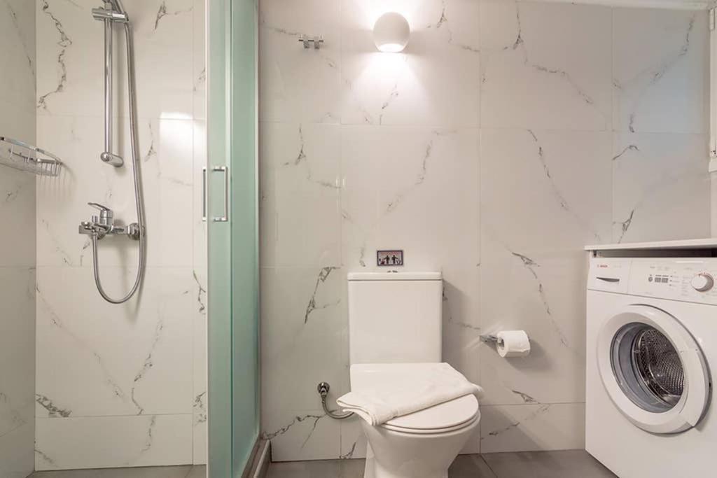 Bright Apartment For 6 Ppl In Athens Exterior photo
