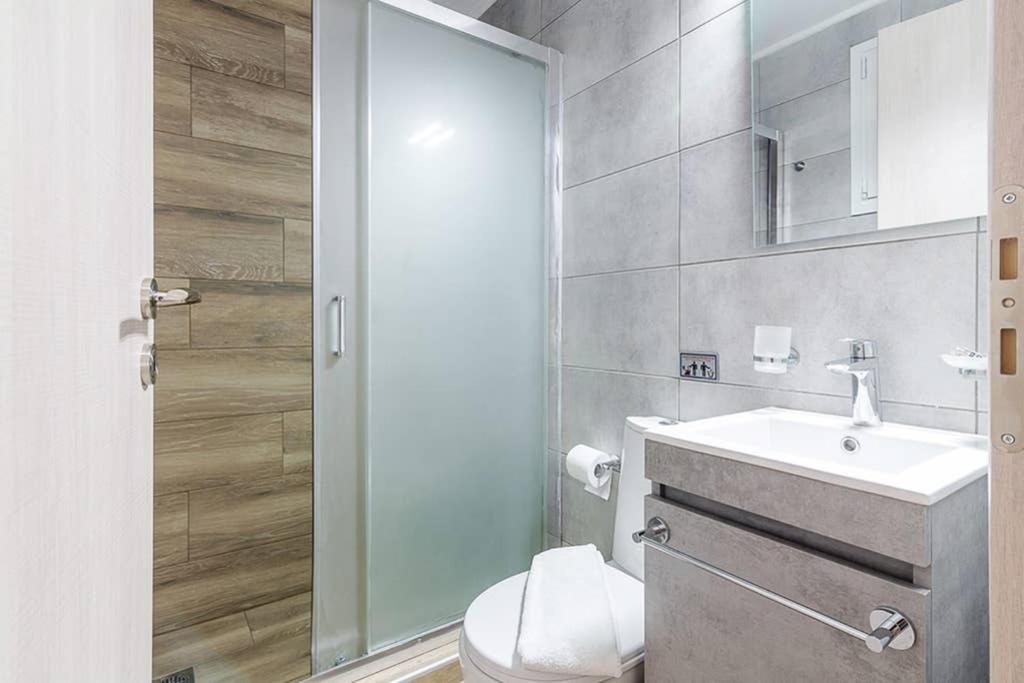 Bright Apartment For 6 Ppl In Athens Exterior photo