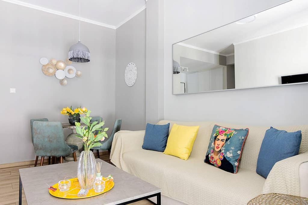 Bright Apartment For 6 Ppl In Athens Exterior photo