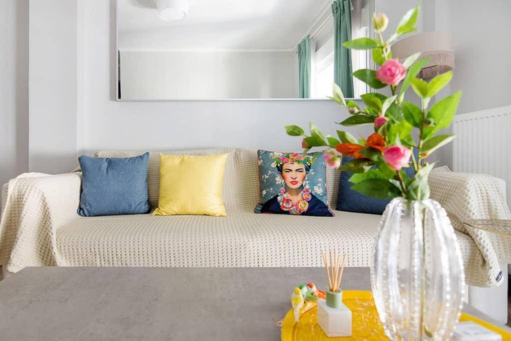 Bright Apartment For 6 Ppl In Athens Exterior photo
